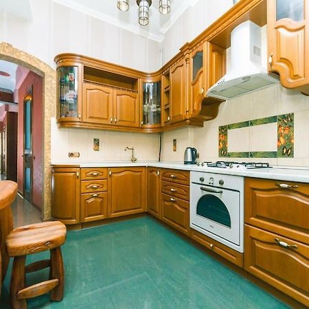 Apartment With View On Inpedendence Square Khreshchatyk Kiev Buitenkant foto