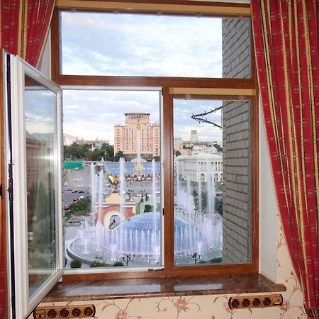 Apartment With View On Inpedendence Square Khreshchatyk Kiev Buitenkant foto