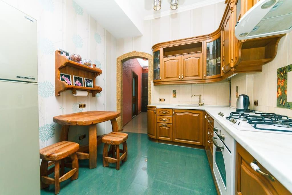Apartment With View On Inpedendence Square Khreshchatyk Kiev Buitenkant foto