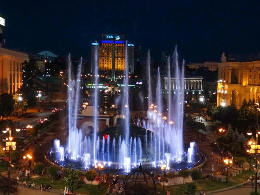 Apartment With View On Inpedendence Square Khreshchatyk Kiev Buitenkant foto