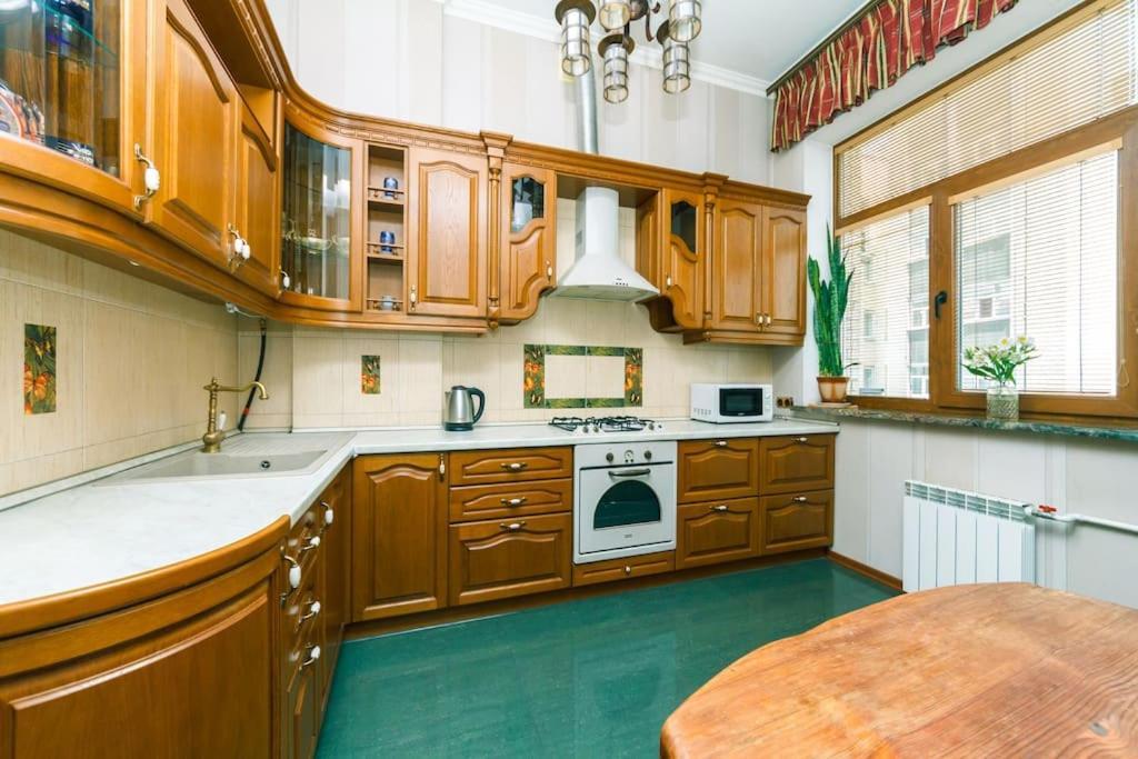 Apartment With View On Inpedendence Square Khreshchatyk Kiev Buitenkant foto