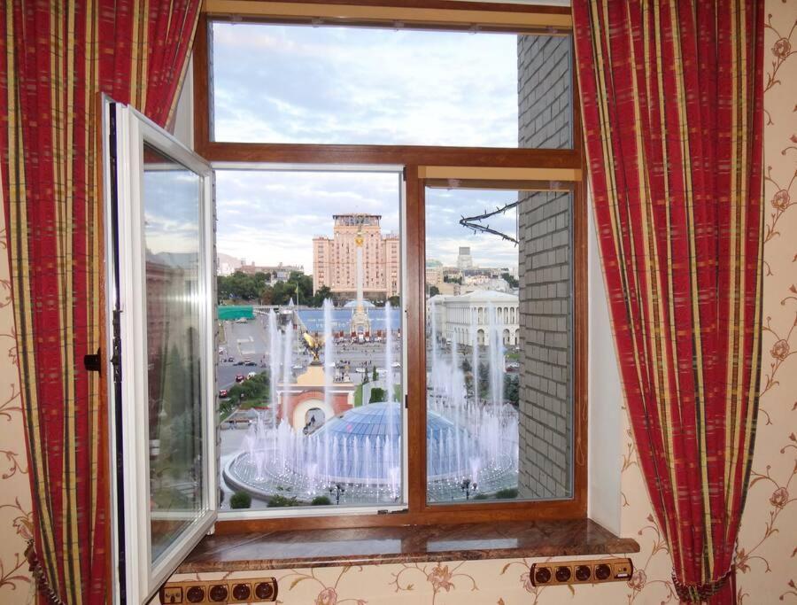 Apartment With View On Inpedendence Square Khreshchatyk Kiev Buitenkant foto