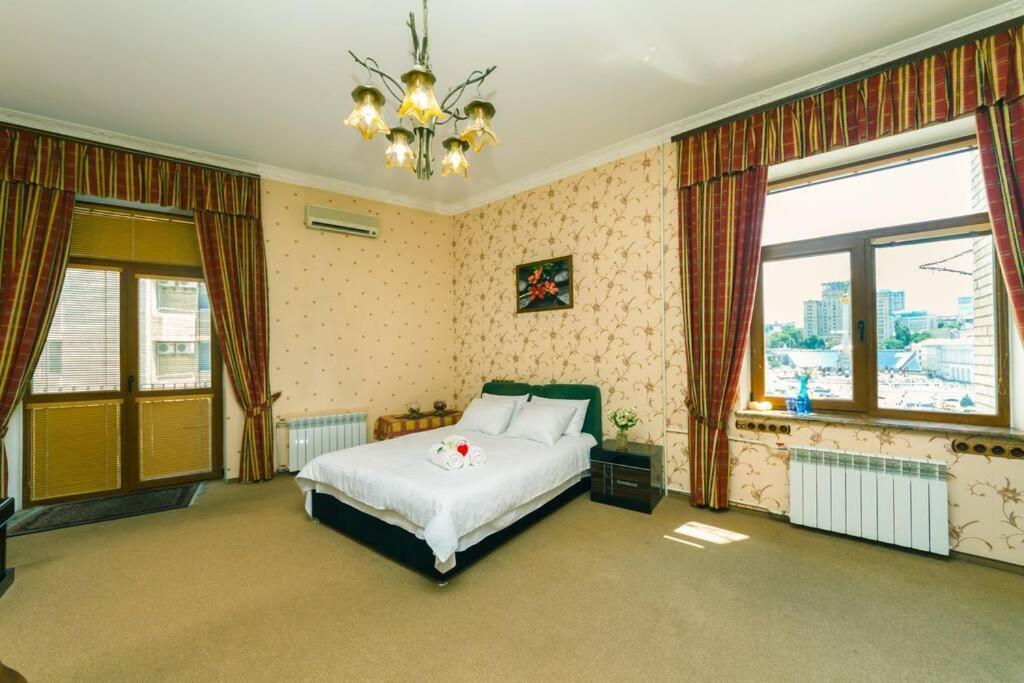 Apartment With View On Inpedendence Square Khreshchatyk Kiev Buitenkant foto